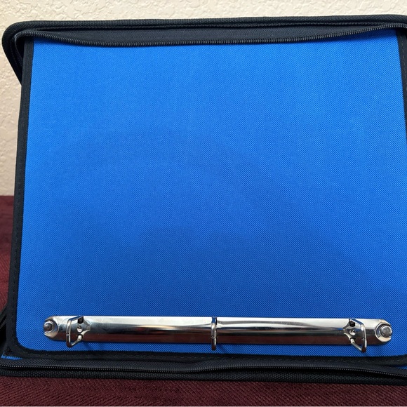 Black and Blue Hardcover Zippered Sketchbook Binder - Picture 5 of 12
